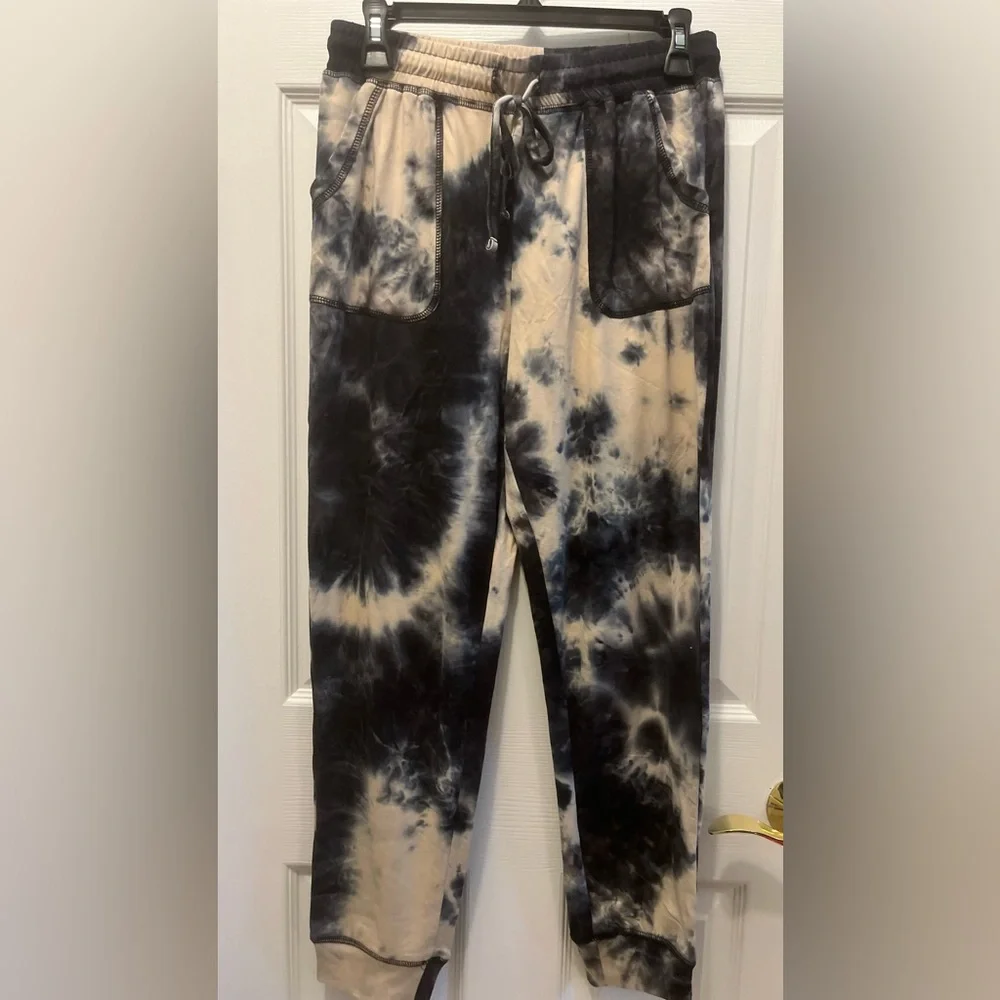 NWT Francesca's collection Pamela Tie Dye High Rise Sweat Pants Blue